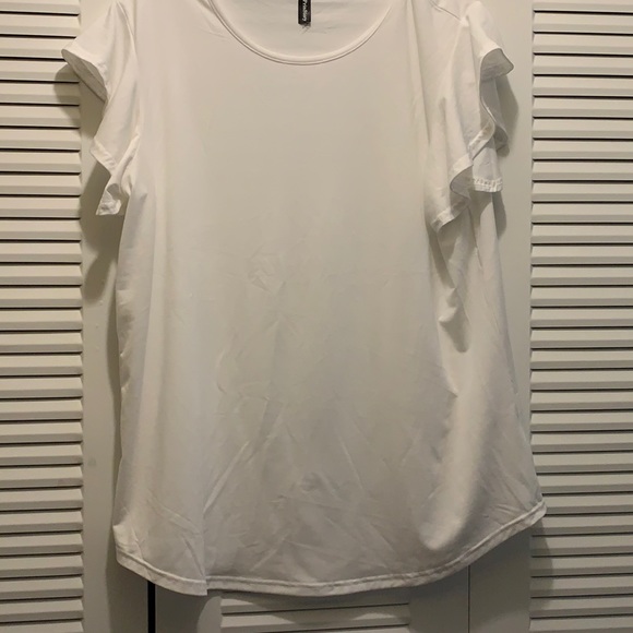XL plain white top from PrinStory. Great for Spring and Summer! - Picture 1 of 3